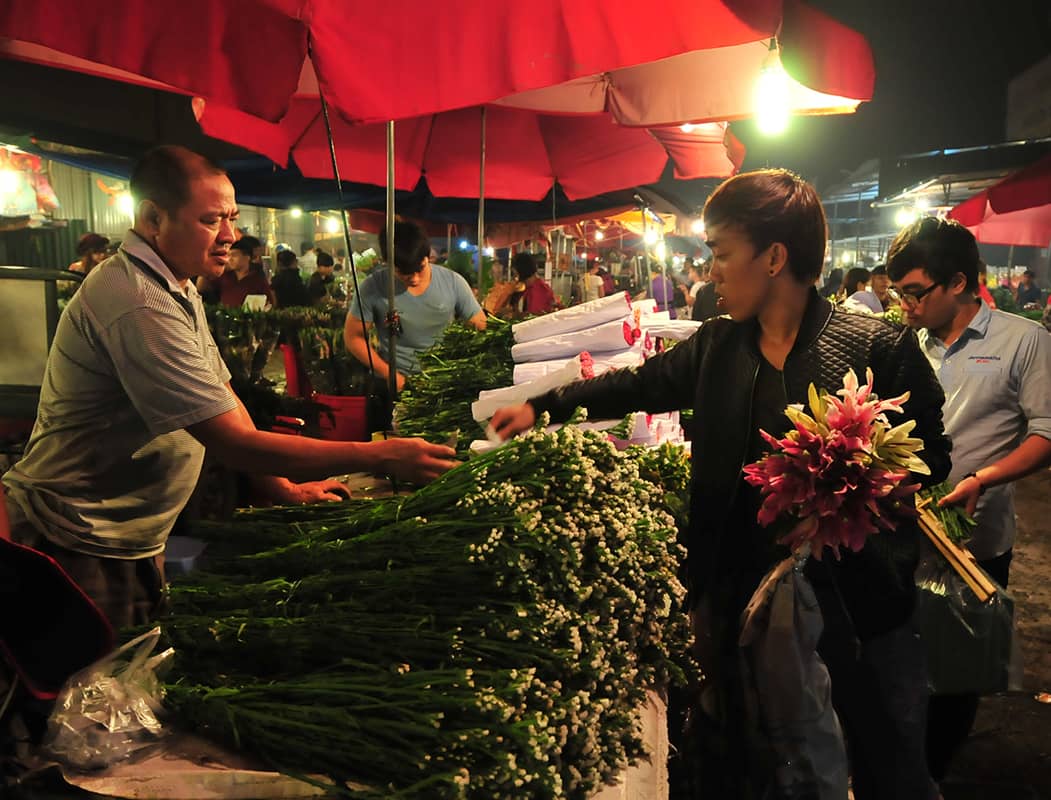 Chợ hoa đêm Tây Tựu ở Hà Nội