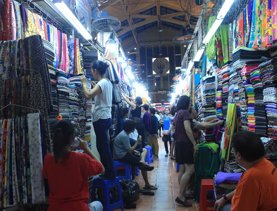 Chợ đêm Nhà Xanh Cầu Giấy - chợ đêm lớn nhất Hà Nội