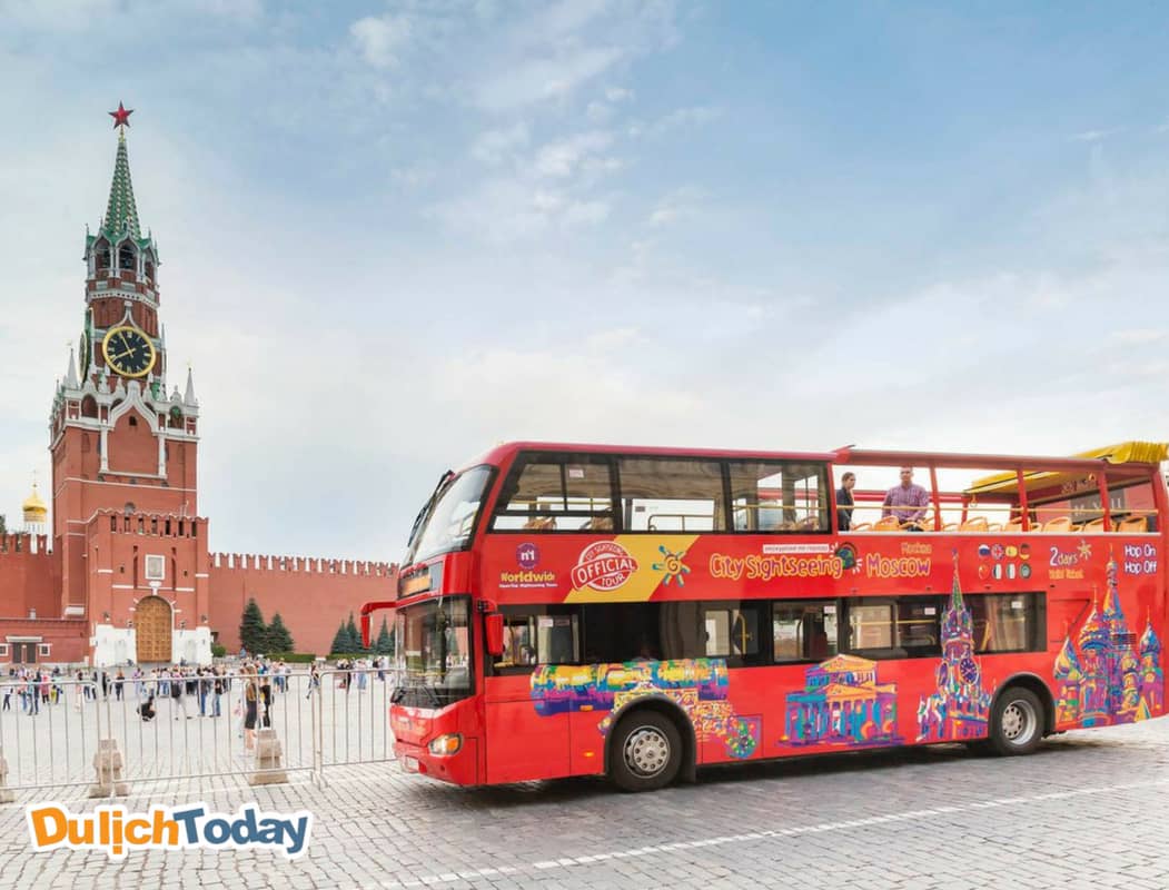 Bus là phương tiện công cộng được nhiều du khách ưa thích sử dụng khi du lịch Moscow