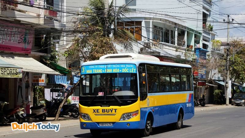 Xe bus là phương tiện công cộng được nhiều du khách chọn lựa 