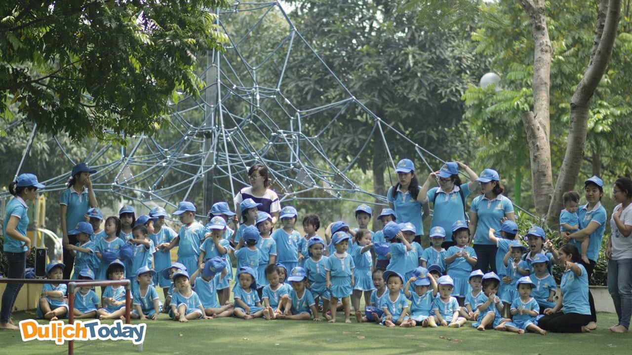 Công viên Nghĩa Đô là nơi thích hợp để tổ chức team building cho trẻ em ở Hà Nội vào dịp cuối tuần.