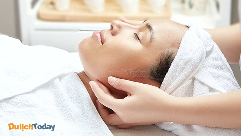 Hills Beauty Spa nổi tiếng với những dịch vụ chăm sóc da mặt.