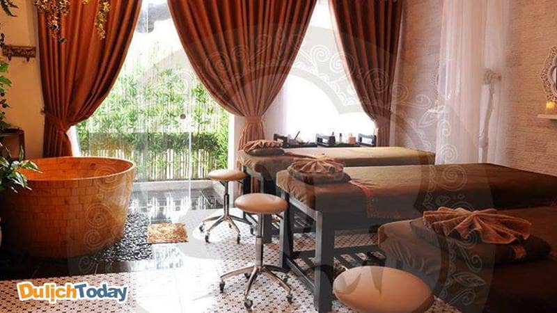 Phòng massage theo phong các Á Đông ở Shi Beauty & Spa