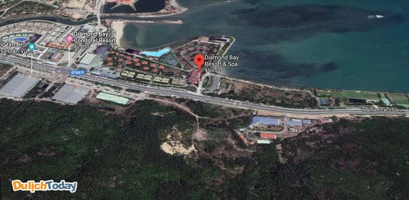 Khu nghỉ dưỡng Diamond Bay Nha Trang tọa lạc trên đường Nguyễn Tất Thành