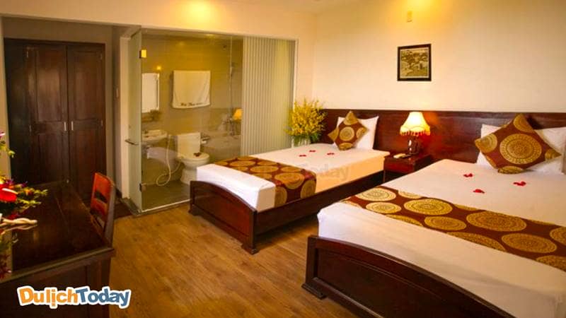 Phòng tại khách sạn Hà Thu Nha Trang được derco theo phong cách đơn giản