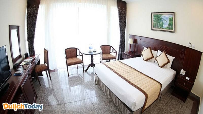 Phòng double của khu khách sạn Sông Hồng Resort rất phù hợp với gia đình có con nhỏ