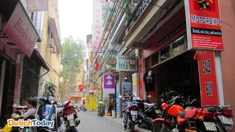 Phùng Motobike là địa chỉ cho thuê xe máy ở Hà Nội nằm trên phố Hàng Trống