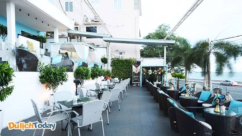Bar Vũng Tàu - Gazebo Beach Front Lounge & Café có view hướng ra biển