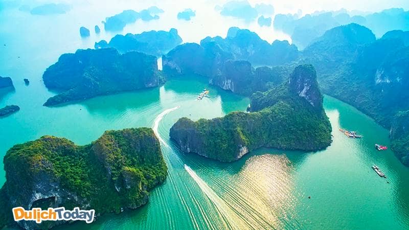 Vịnh Hạ Long dẫn đầu danh sách điểm đến hàng đầu Việt Nam 2018