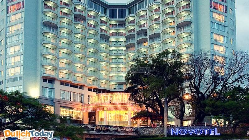 Khách sạn Novotel Hạ Long