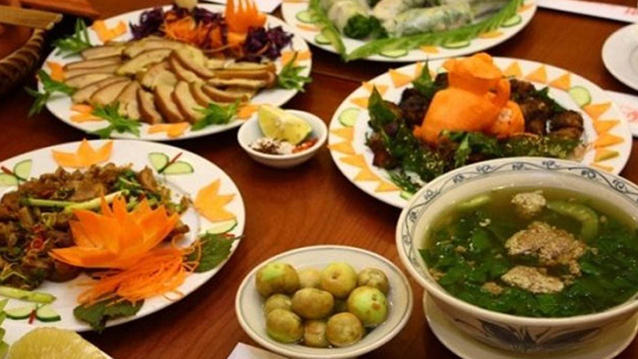 Các món ăn tại nhà hàng cơm niêu Việt Nam trông ngon mắt - ngon miệng. Nguồn: Internet