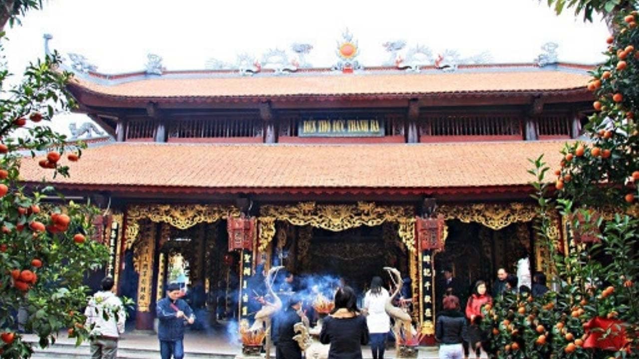 Đi lễ tại chùa Bia Bà dịp đầu năm