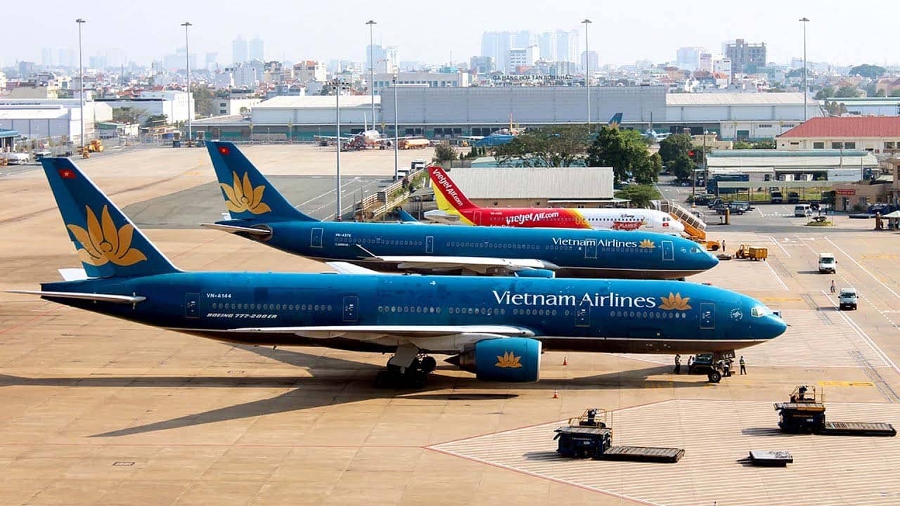 Máy bay là phương tiện chủ yếu dành cho du khách từ TP.HCM di chuyển tới Hạ Long. Nguồn: Internet