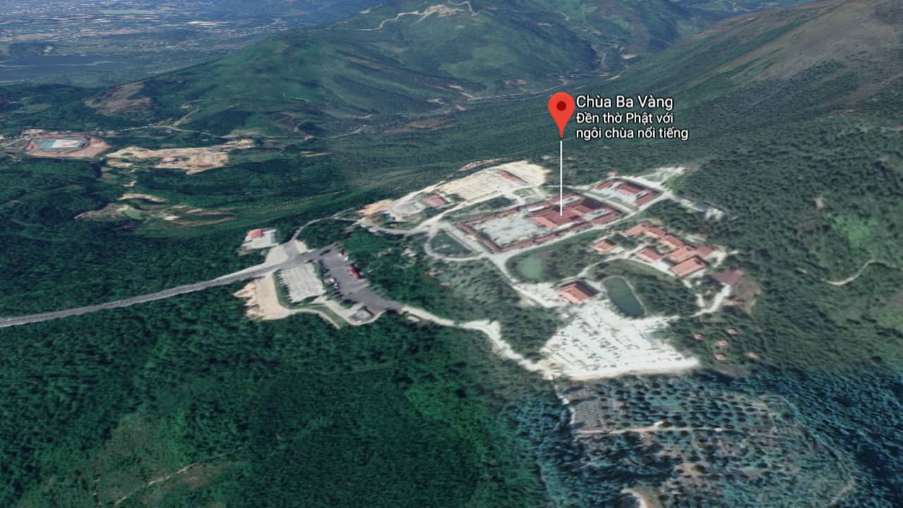 Chùa Bà Vàng Uông Bí Quảng Ninh nằm trên lưng chừng núi. Nguồn: Internet