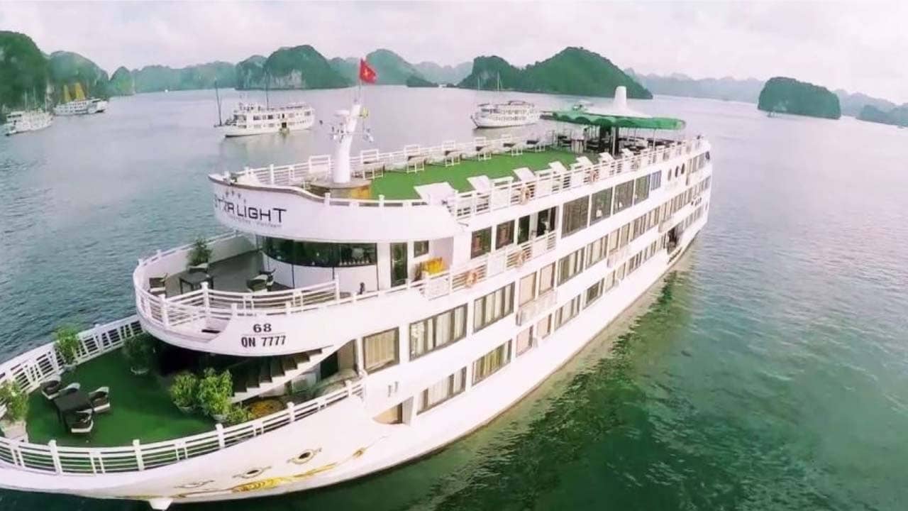 Combo Hạ Long kết hợp nghỉ tại du thuyền thăm vịnh. Nguồn: Internet
