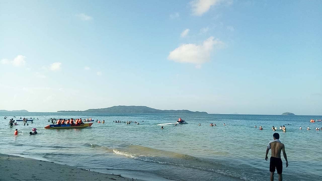 Bãi biển Vàn Chảy là nơi có cảnh đẹp và nhiều hoạt động vui chơi du khách nên ghé thăm khi đi du lịch Cô Tô. Nguồn: Internet