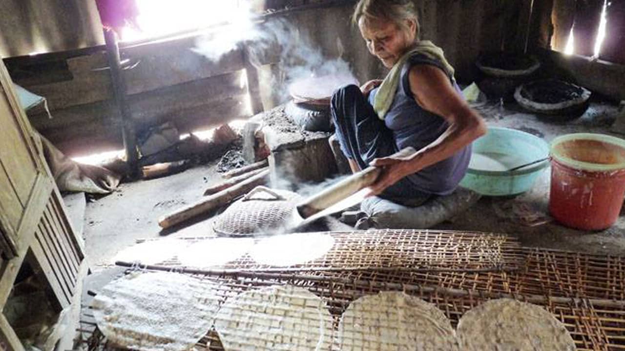 Người Tân An vẫn đang ngày ngày gìn giữ nghề làm bánh tráng