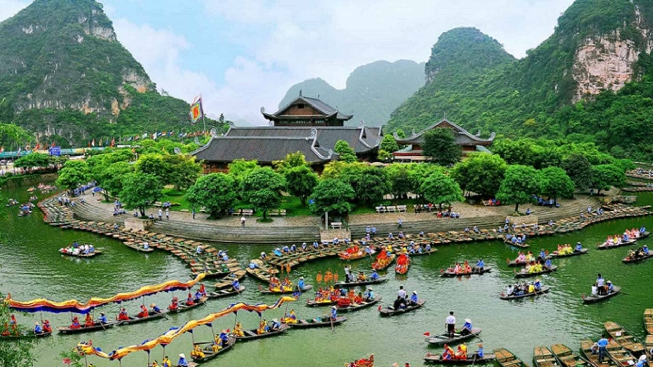 Dự kiến chương trình khai mạc tuần du lịch Ninh Bình sẽ diễn ra vào 7h30 ngày 18/5/2019 tại bến thuyền Tam Cốc