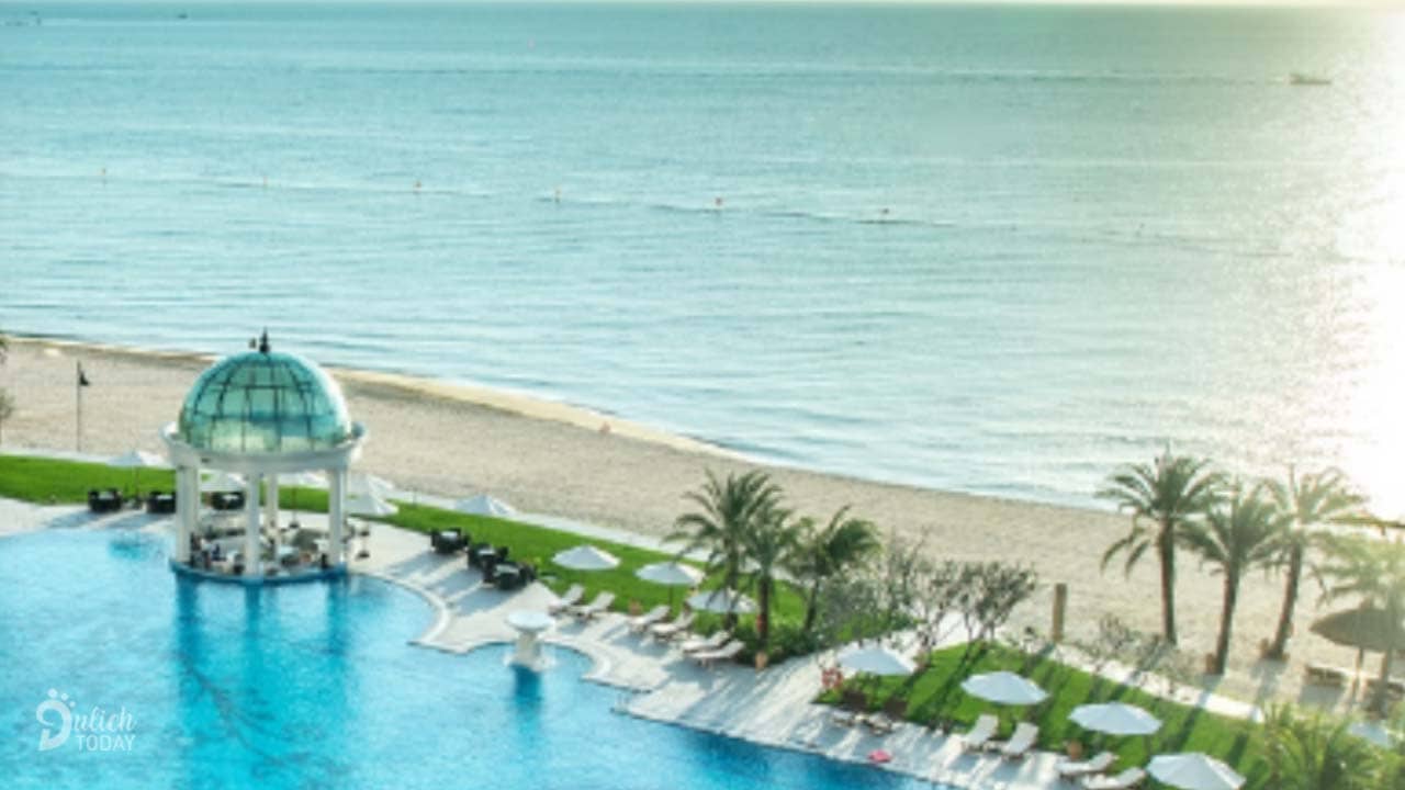 vinpearl-phu-quoc-resort-&-golf-pool-bar