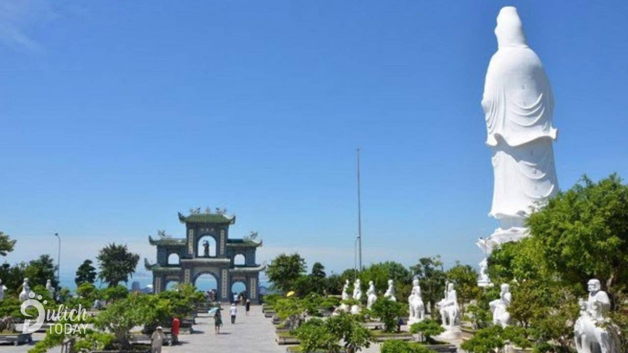 Viếng thăm chùa Linh Ứng - ngôi chùa nổi tiếng nhất tại Đà Nẵng