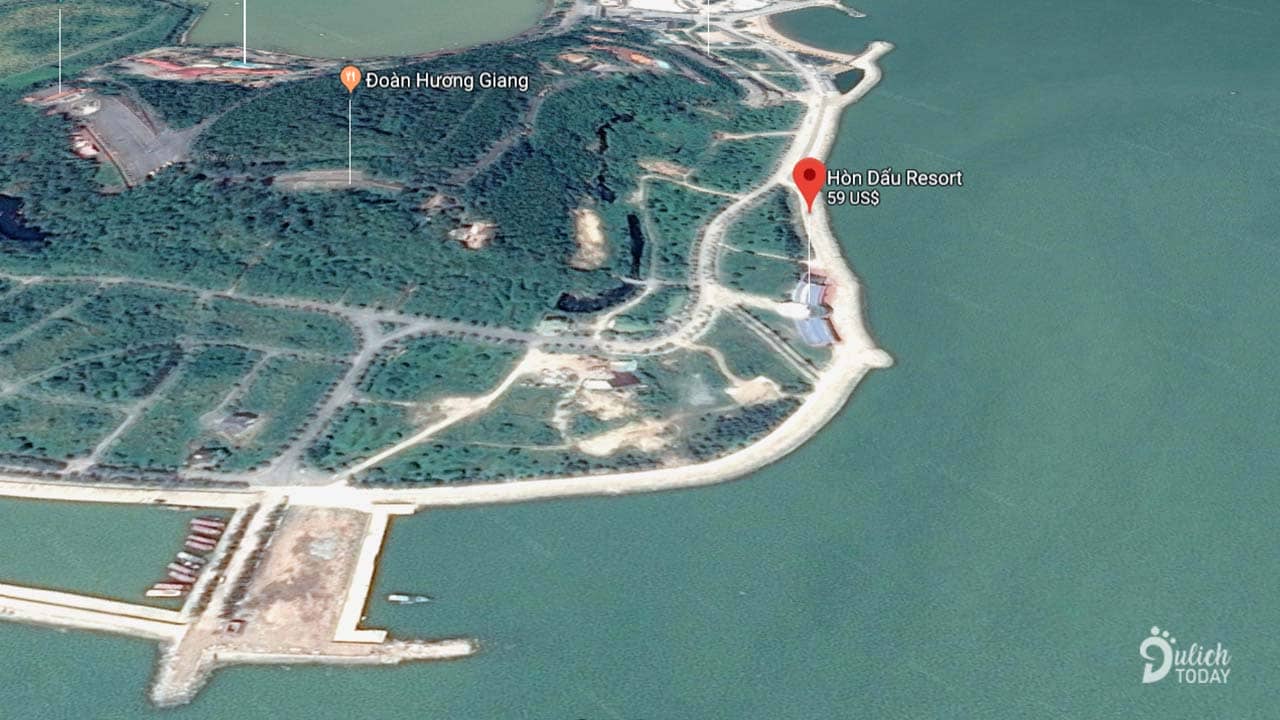 Hòn Dấu Resort Hải Phòng nằm trên bán đảo Vạn Hoa bên bờ biển Đồ Sơn