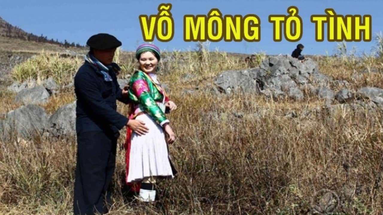 Tham gia lễ hội Vỗ Mông "tỏ tình" là một trong những lễ hội truyền thống của dân tộc H'Mông tỉnh Hà Giang