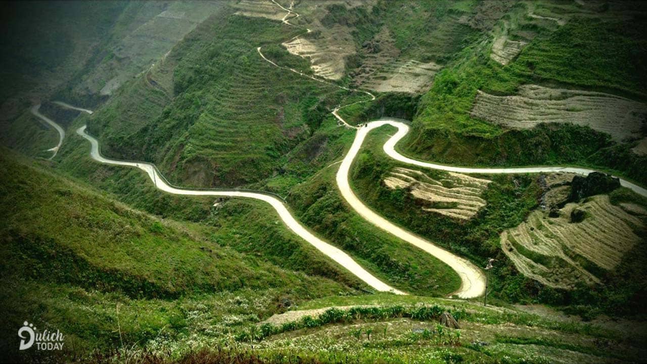 Đèo Mã Pí Lèng là đoạn đường khó khăn, hiểm trở nhất trên con đường Hạnh Phúc