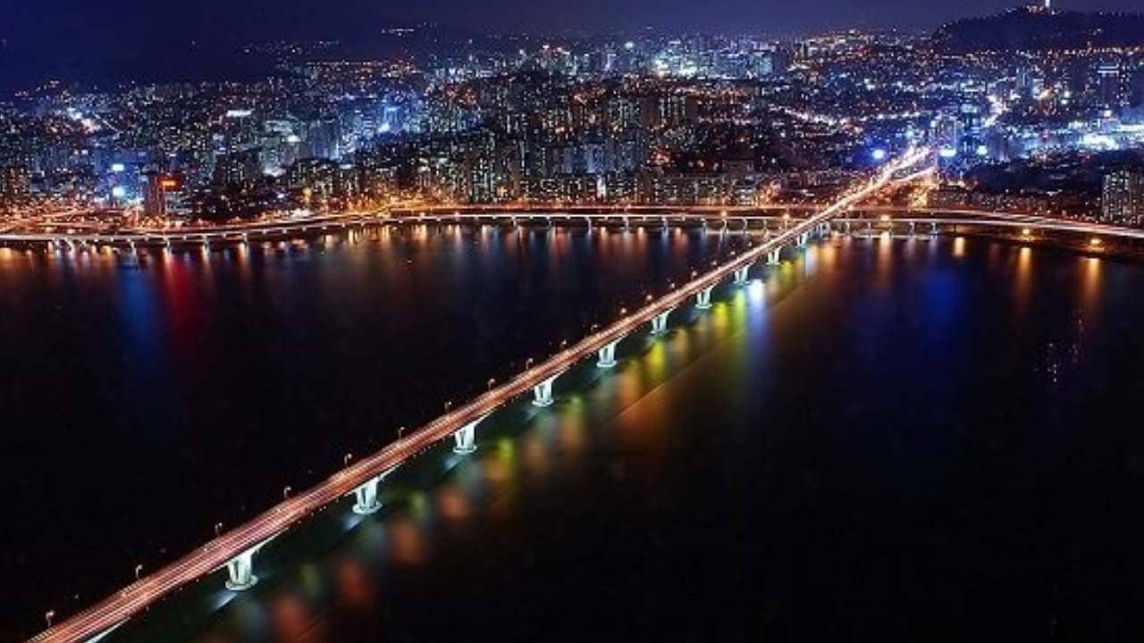 Ngắm Seoul hoàn toàn khác biệt với vẻ nên thơ, yên bình trên sông Hàn