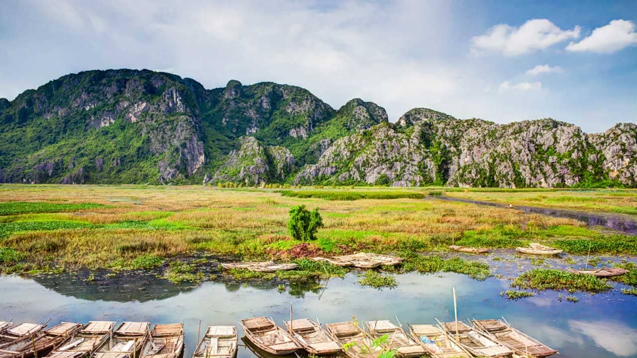 Đầm Vân Long là địa điểm du lịch được ví von như bức tranh phong cảnh hữu tình tuyệt đẹp