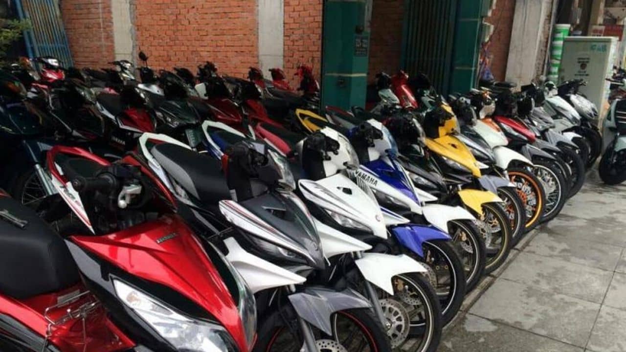 Thuê xe máy anh Hòa: xe mới 100%