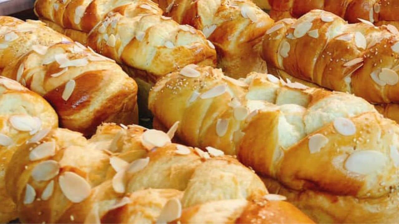 Bánh Ngon Phạm Hương có bánh thơm hương mật ong