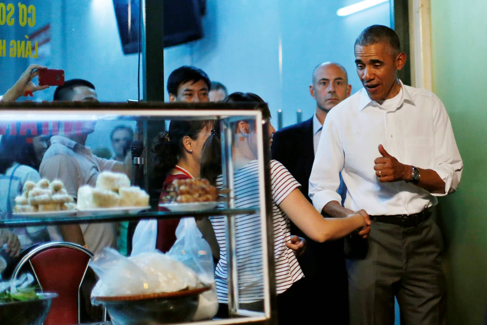 Obama cũng đã từng thưởng thức bún chả Việt Nam