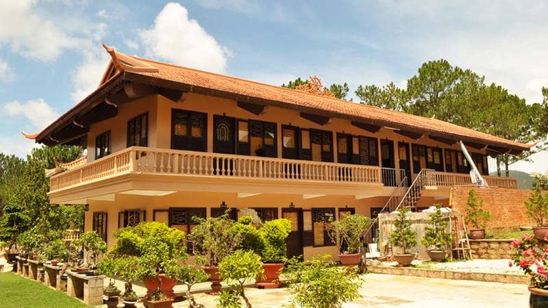 Nhà khách dành cho du khách xin nghỉ lại ngắn ngày tại thiền viện Trúc Lâm Đà Lạt. Nguồn: Internet