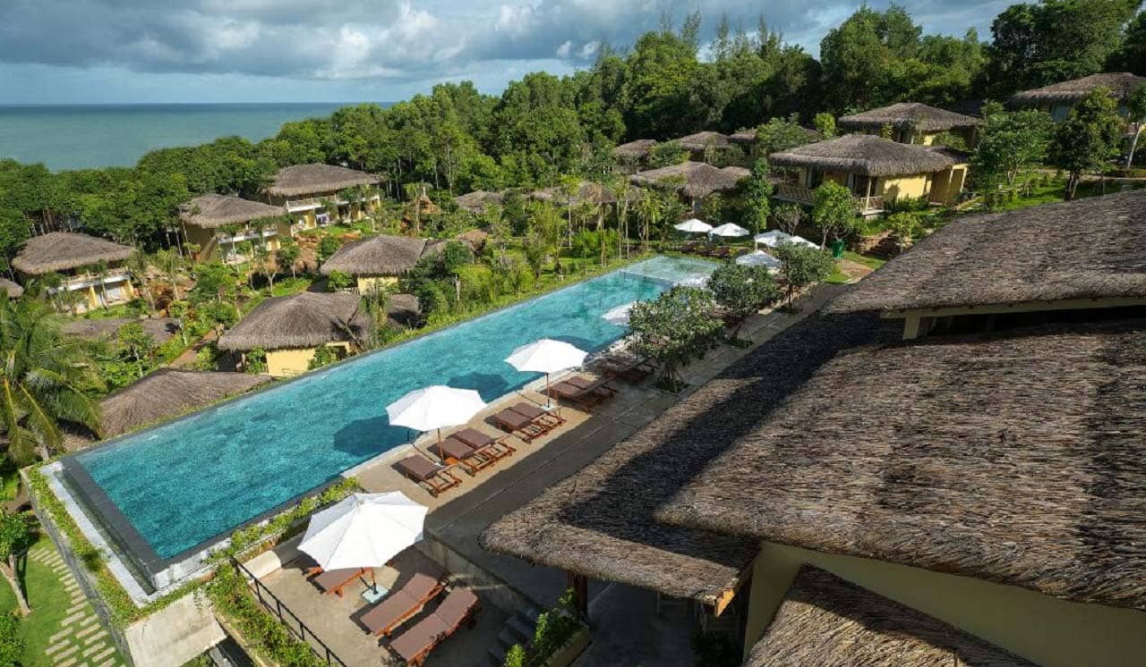 Lahana resort được thiết kế với mái tranh phủ trên các bugalow