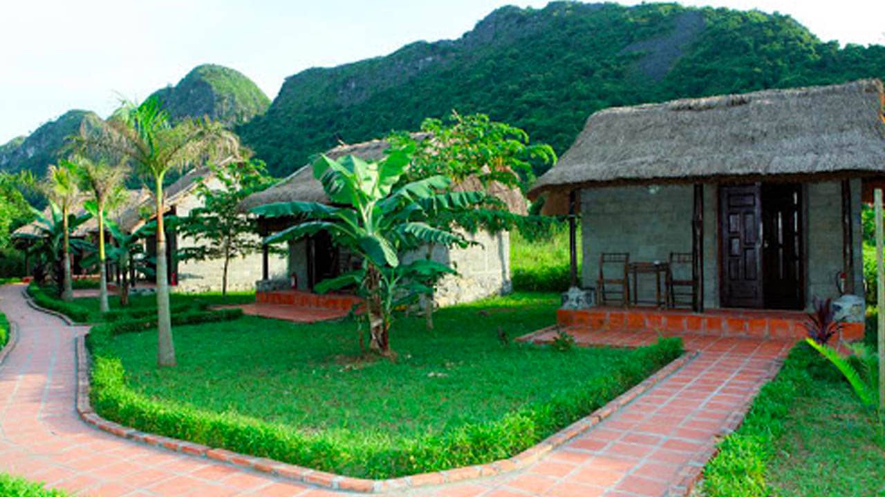 Whisper Nature bungalow & resort Cát Bà được xây dựng theo phong cách nhà của người Việt