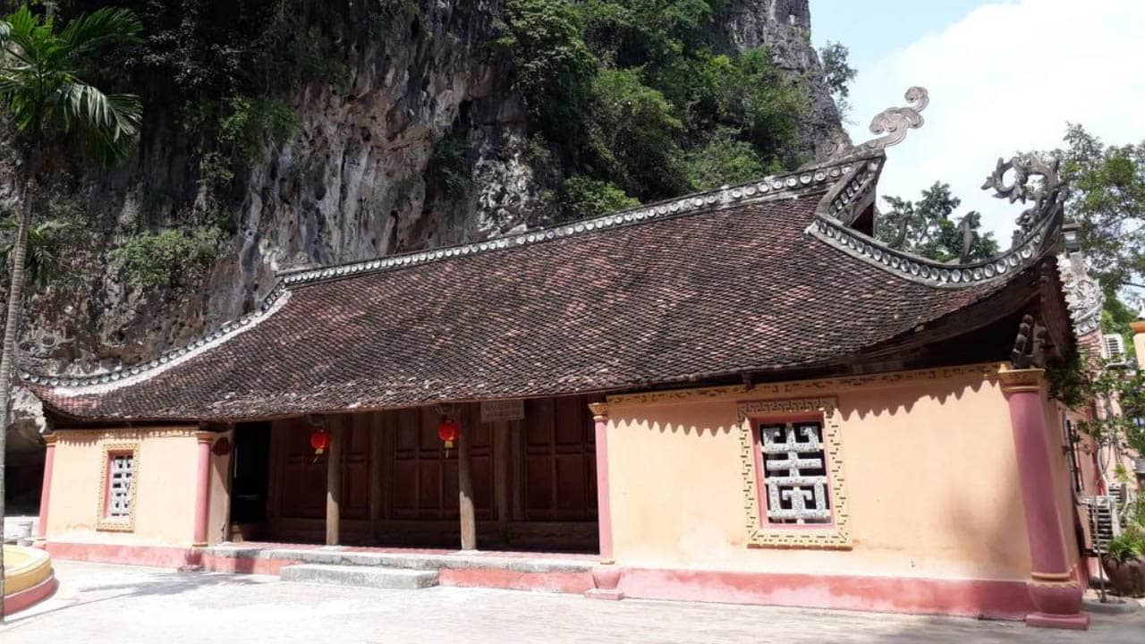 Làng Việt cổ xây dựng trên kiểu kiến trúc truyền thống