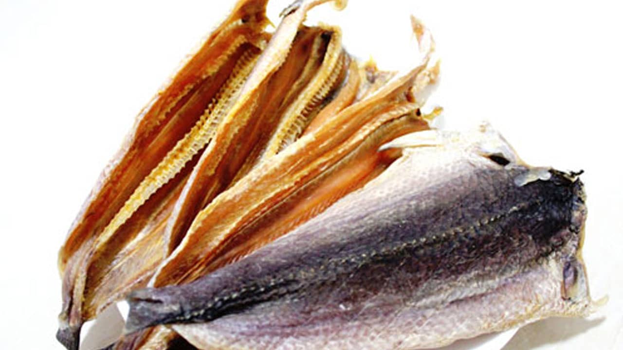 đặc sản Cần Thơ khô cá lóc đồng xuất hiện nhiều ở nhà hàng, quán nhậu khắp cả nước.