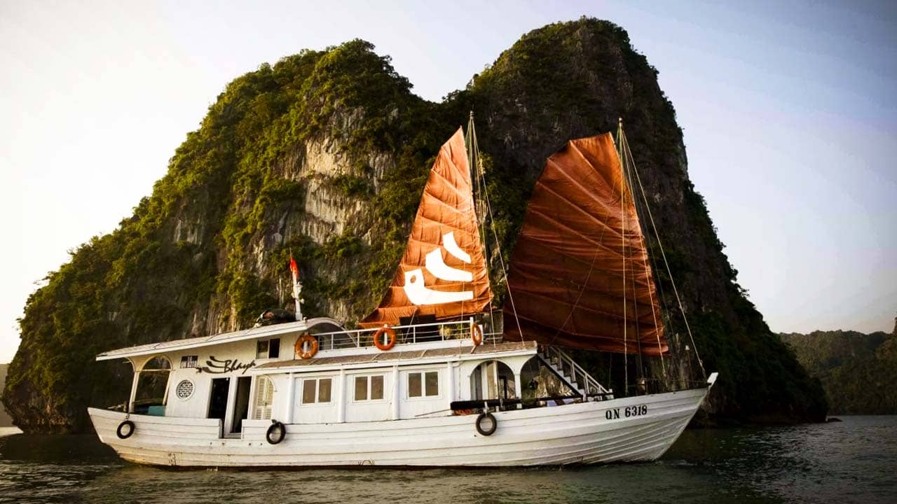 Những nhóm khách cần sự riêng tư tuyệt đối có thể thuê nguyên một du thuyền Bhaya Legend Private. Nguồn: Internet