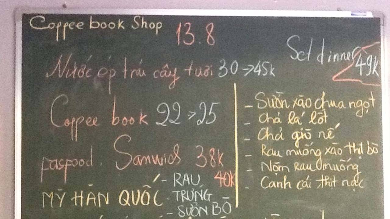 Thực đơn ăn tối tại quán cafe sách Hà Nội Book Coffee Shop. Nguồn: Internet