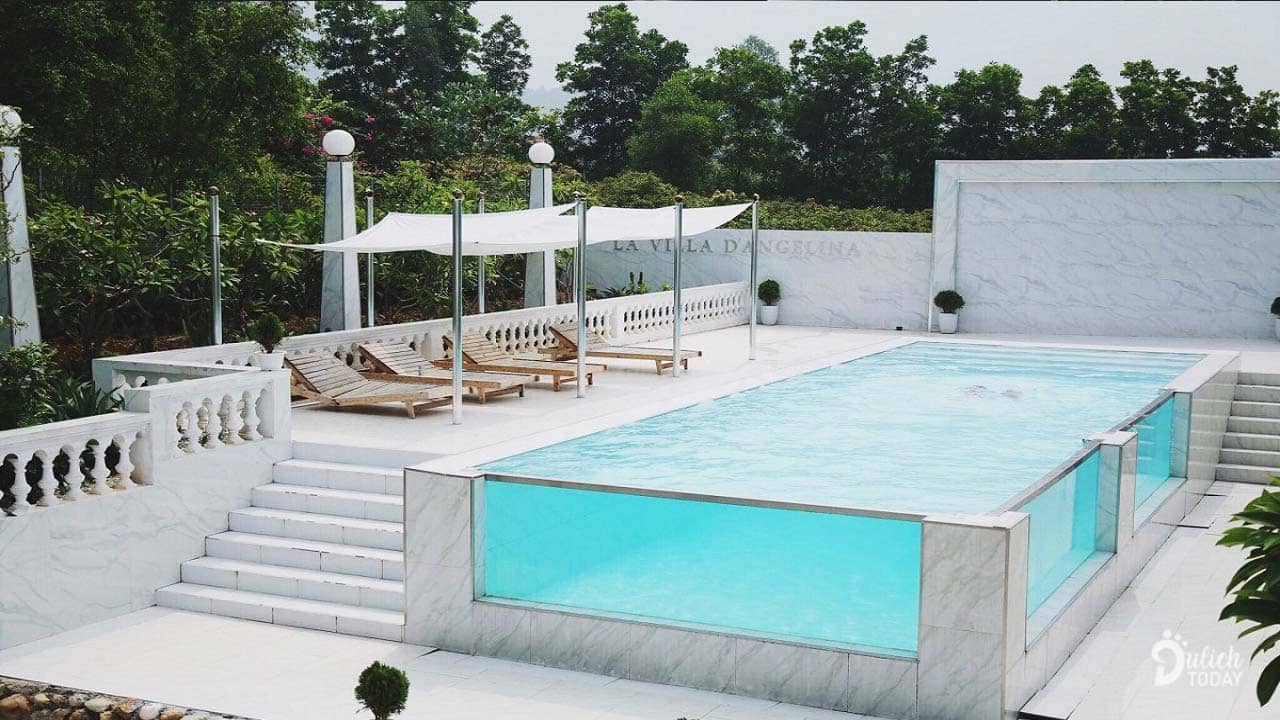 Bể bơi riêng ngoài trời của căn biệt thự La Villa D' Angelina Sóc Sơn