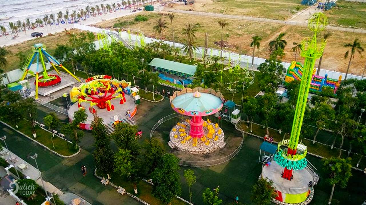 Khu vui chơi cảm giác mạnh cho cả thanh niên và trẻ em tại Paracel Resort là điểm đến không thể bỏ qua khi đến Hải Tiến