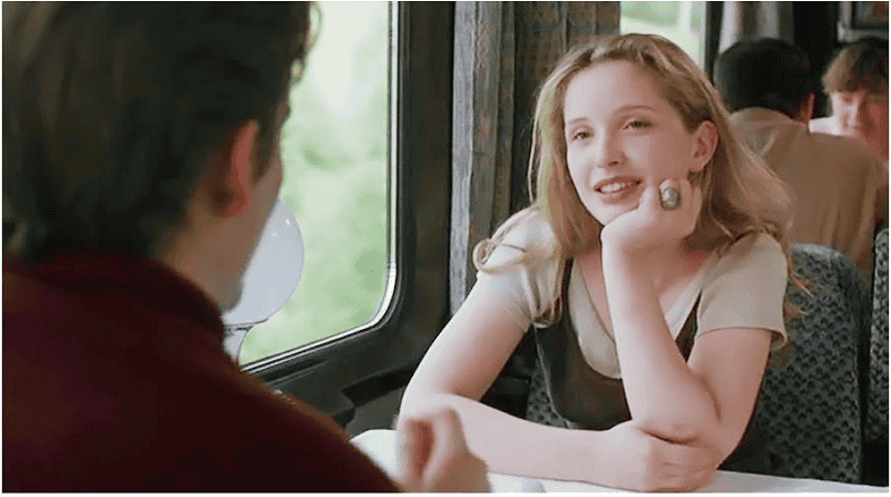 Bộ phim kinh điển Before the sunrise - chàng trai và cô gái gặp nhau ở trên 1 chuyến tàu