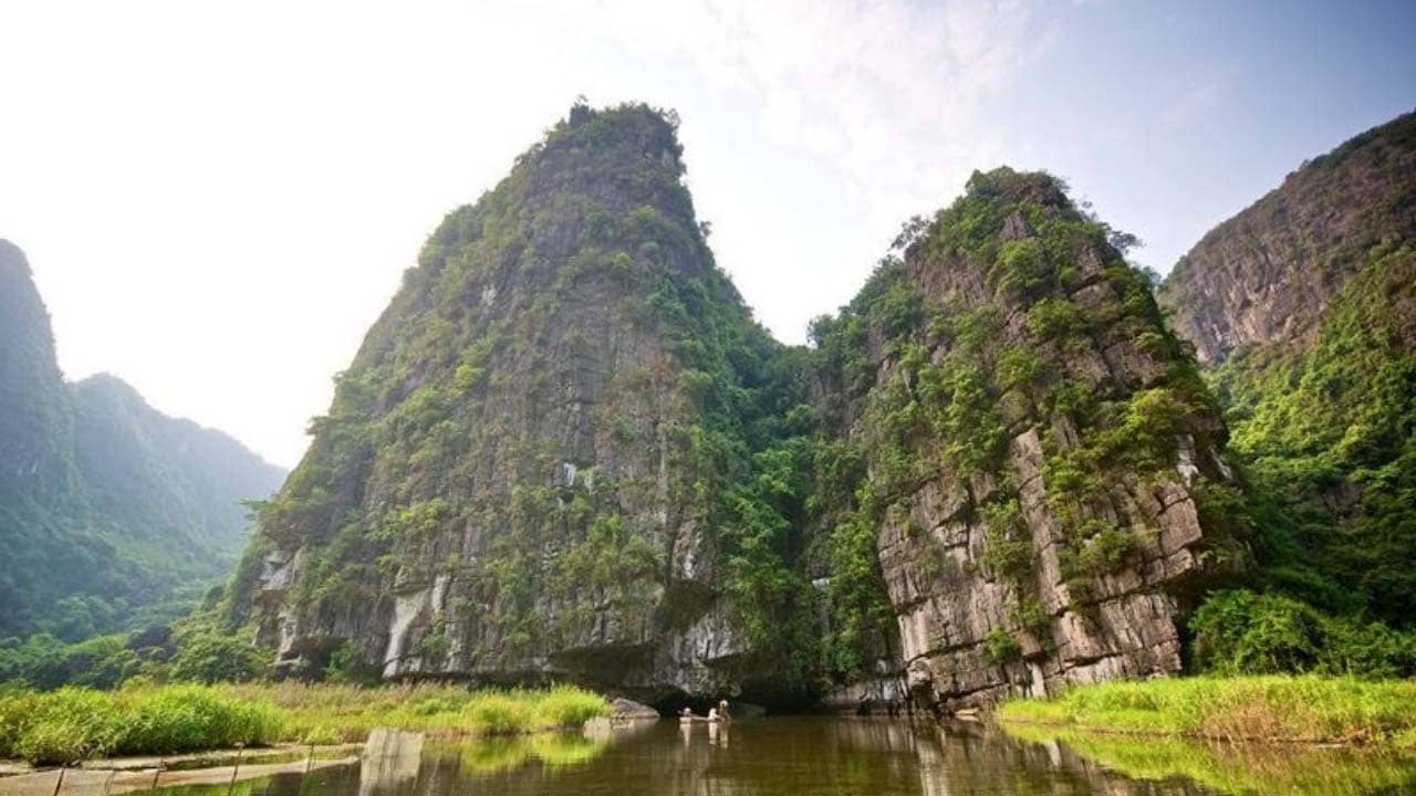 Du khách đến Ninh Bình vào những ngày này sẽ có cơ hội ngắm nhìn vẻ đẹp núi non Tràng An, Tam Cốc