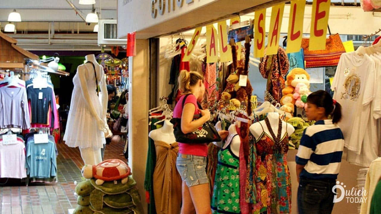 Nói thách, ép giá khách du lịch khi mua sắm tại các khu chợ