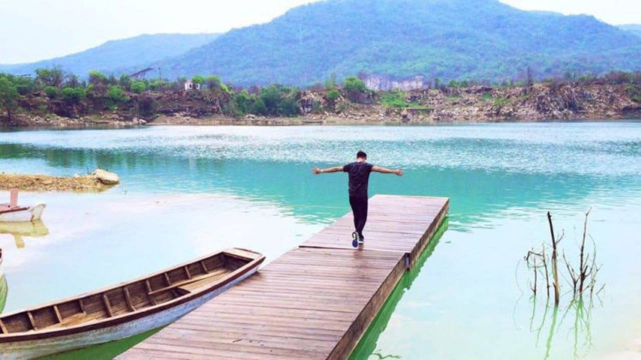Hồ Xanh là địa điểm du lịch mới ở Đà Nẵng thu hút nhiều bạn trẻ đến check in. Nguồn: Internet