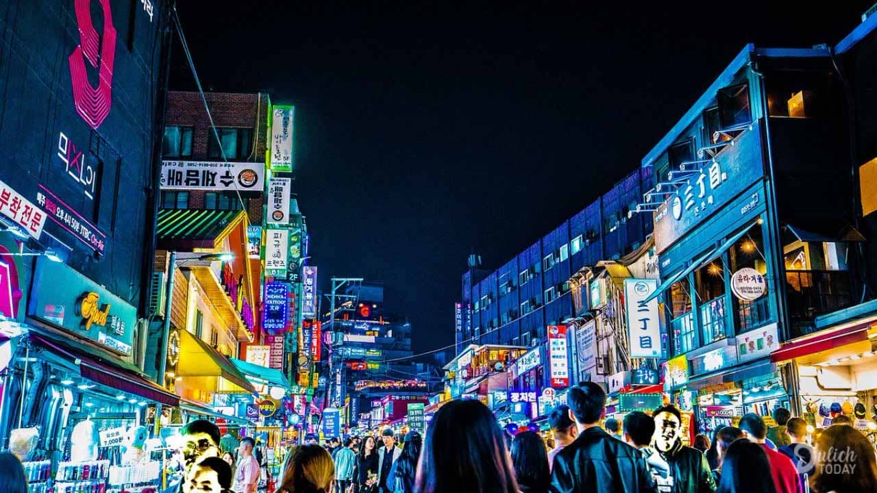 Con phố sôi động bậc nhất Seoul - phố Hongdae