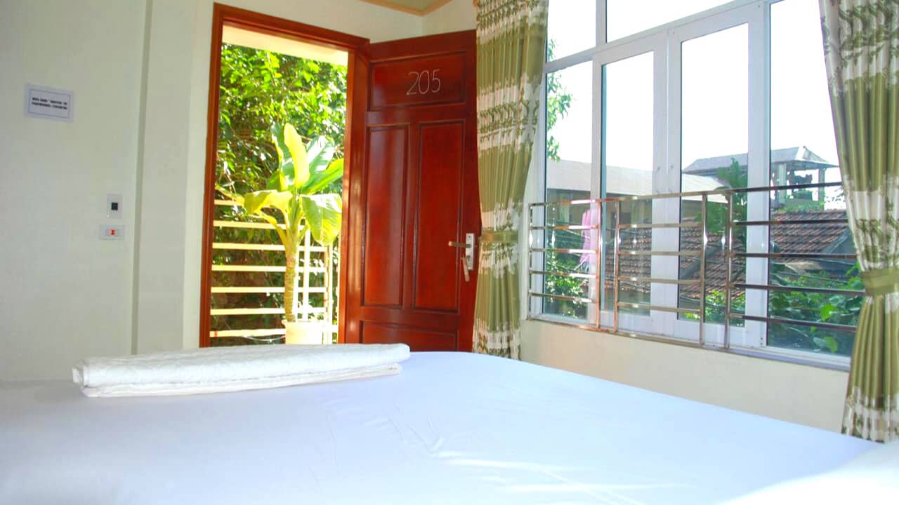 Phòng ngủ tiện nghi hiện đại tại Tam Cốc Bamboo Homestay 