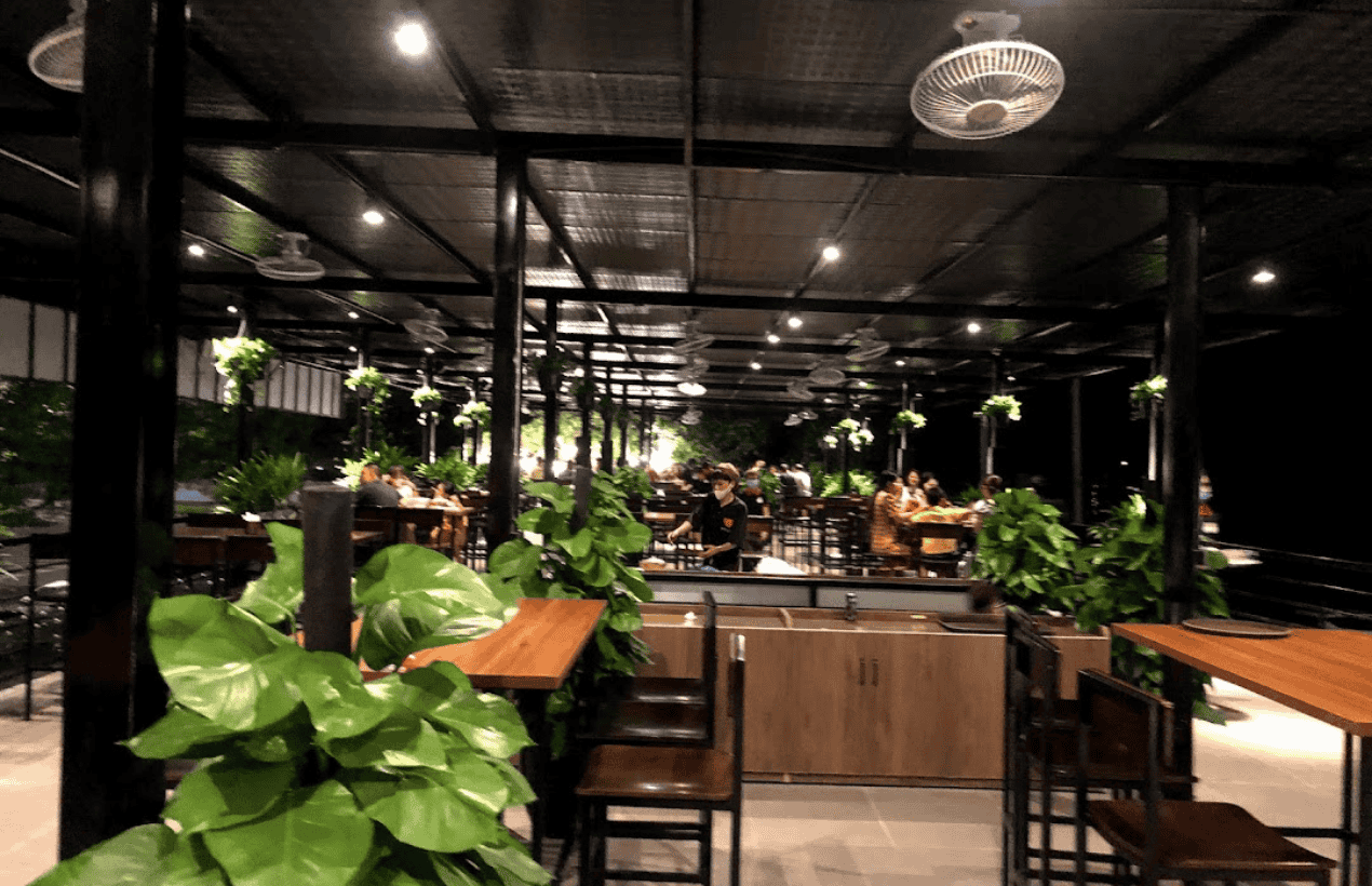 Nam Phong Coffee Bãi Cháy - Không gian thoáng mát, yên tĩnh