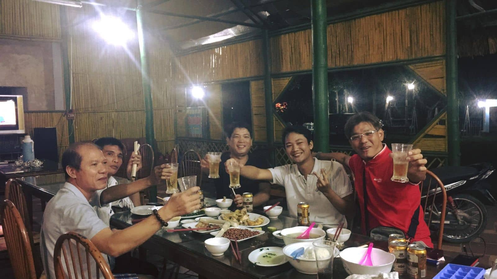 Trải nghiệm ăn uống tại khu suối nóng Tuyên Quang