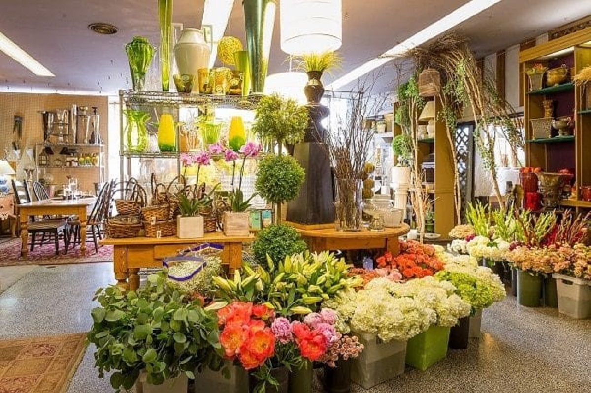 Trạm Hoa cung cấp cấp các loại hoa theo yêu cầu với mức giá hợp lý